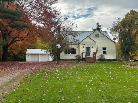 671 E Pine Lake Rd, Salem, OH 44460