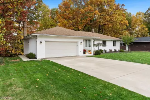 6861 Drexel Dr, Seven Hills, OH 44131 photo 3