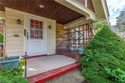 4709 Snow Rd, Parma, OH 44134 photo 2