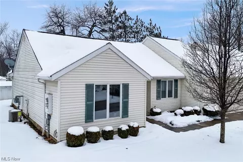 16465 Commons Oval, Strongsville, OH 44136