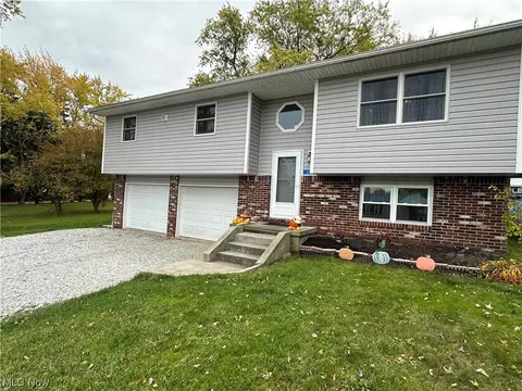 712 Noble St W, East Canton, OH 44730