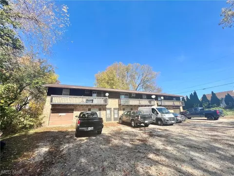 1324 1328 1332 Steese Rd, Uniontown, OH 44685