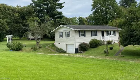 390 Cole Coffman Rd, Marietta, OH 45750