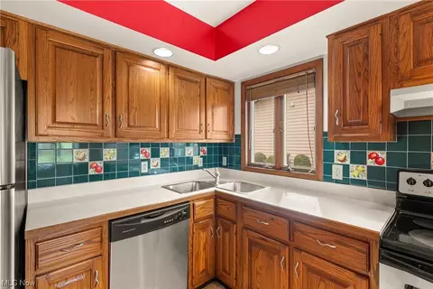 716 Martha Dr, Huron, OH 44839 photo 11