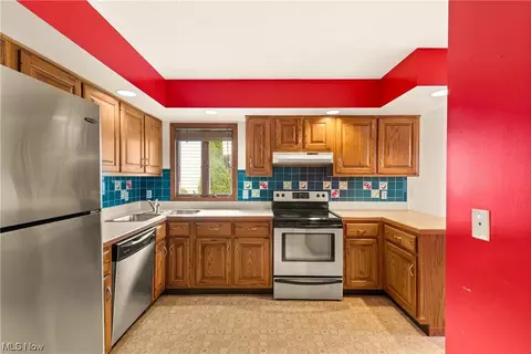 716 Martha Dr, Huron, OH 44839 photo 9