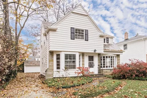 2336 Loyola Rd, University Heights, OH 44118