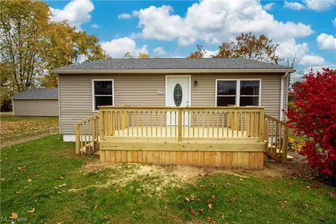 2742 Batdorf Rd, Wooster, OH 44691