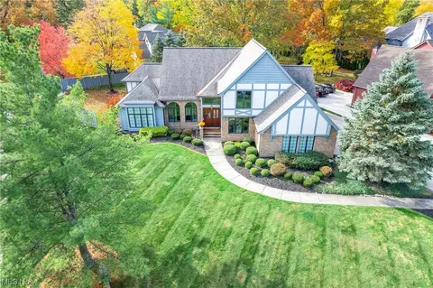 30805 Doral Ln, Westlake, OH 44145