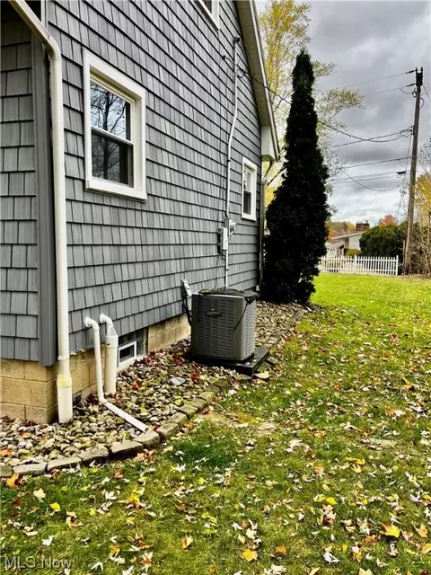 524 Wildwood Dr, Ashtabula, OH 44004 photo 5