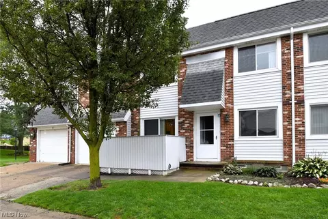 5550 Ivy Ct #12-A, Willoughby, OH 44094