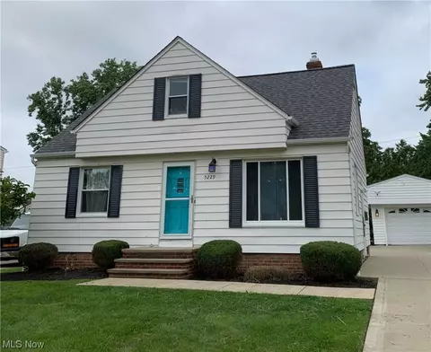 5229 Nan Linn Dr, Willoughby, OH 44094