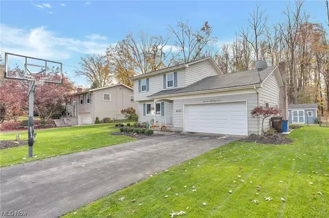4123 Baymar Dr, Youngstown, OH 44511 photo 3