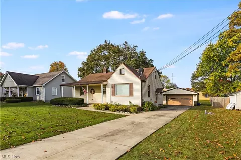 5182 5th St, Poland, OH 44514