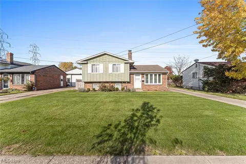6082 Middlebrook Blvd, Brook Park, OH 44142