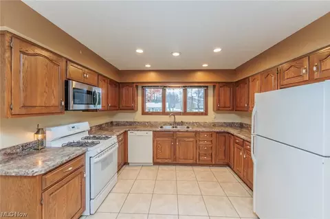 36085 Bainbridge Rd, Solon, OH 44139 photo 15