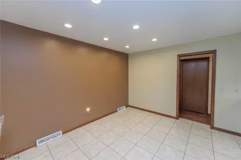 36085 Bainbridge Rd, Solon, OH 44139 photo 12