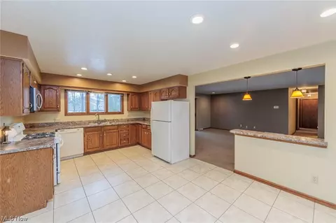 36085 Bainbridge Rd, Solon, OH 44139 photo 14