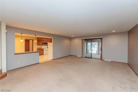 36085 Bainbridge Rd, Solon, OH 44139 photo 7