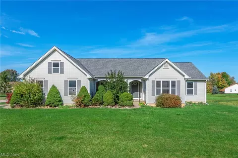 38464 Avalon Dr, North Ridgeville, OH 44039