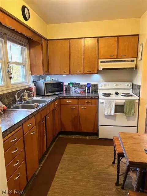 509 E Spring St, Dennison, OH 44621 photo 7