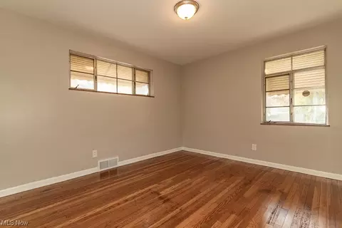 416 E 200th St, Euclid, OH 44119 photo 5