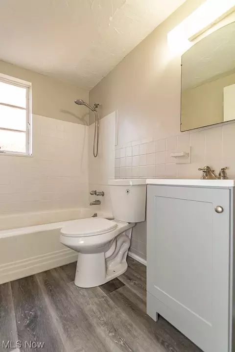 416 E 200th St, Euclid, OH 44119 photo 8