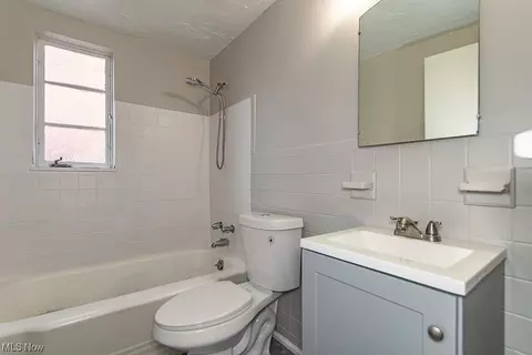 416 E 200th St, Euclid, OH 44119 photo 15
