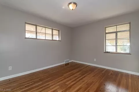416 E 200th St, Euclid, OH 44119 photo 13