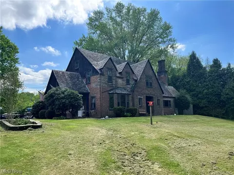 1863 Parkway Blvd, East Liverpool, OH 43920