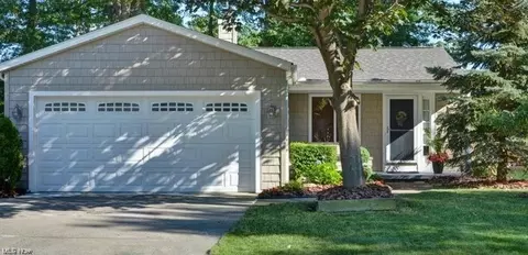 24951 Bayfair Ct, Bay Village, OH 44140