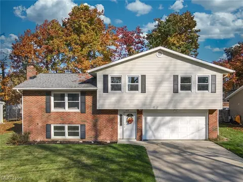 433 Melony Ln, Tallmadge, OH 44278