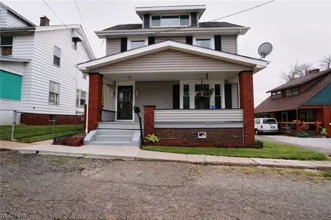 914 Velvet Pl NW, Canton, OH 44709