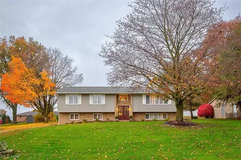 1233 Meese Rd NE, Louisville, OH 44641