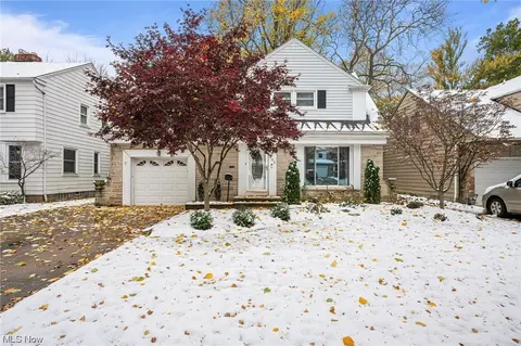 1408 Henning Dr, Lyndhurst, OH 44124