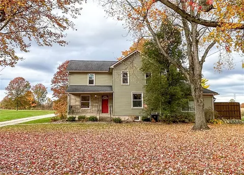 7446 Highland Ave SW, Lordstown, OH 44481
