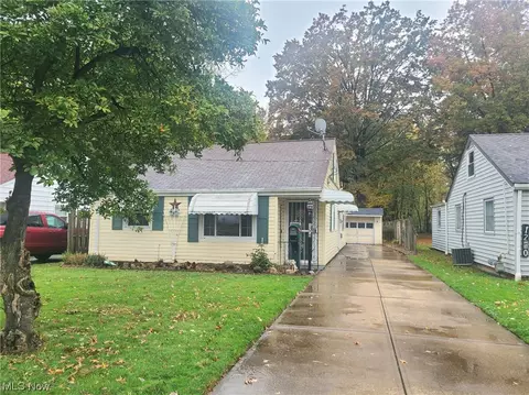 1274 Hulett Ave, Eastlake, OH 44095