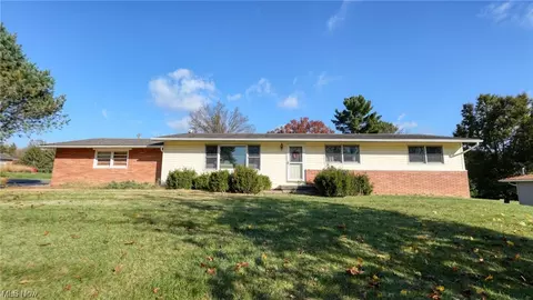 295 E Highland Dr, Zanesville, OH 43701