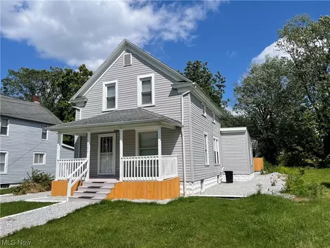 1309 Curtis St, Akron, OH 44301
