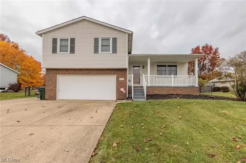 8183 Turquoise Ave NE, Canton, OH 44721
