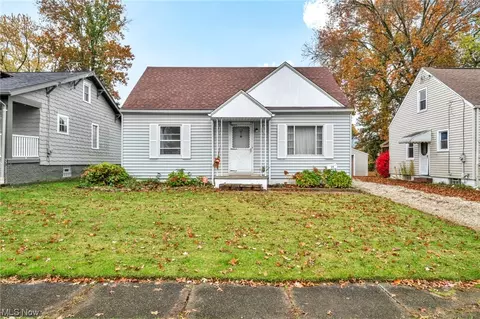 20 Jennings Ave, Cuyahoga Falls, OH 44221