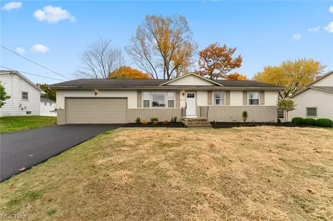3431 Darbyshire Dr, Canfield, OH 44406
