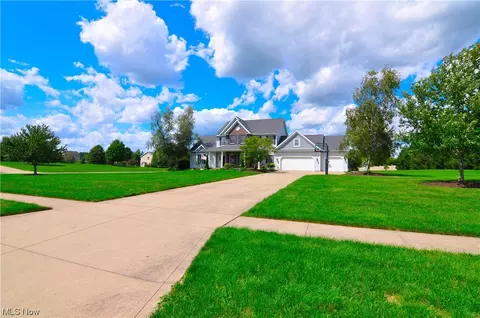 4231 Knollbrook Dr, Norton, OH 44203