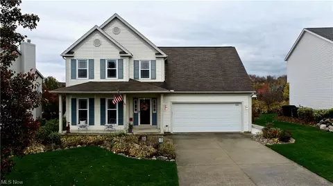 925 Longbrook Dr, Wadsworth, OH 44281