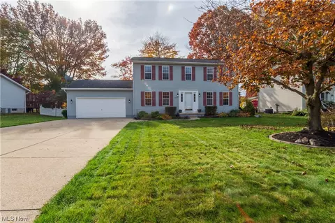 8180 Clover Ln, Garrettsville, OH 44231