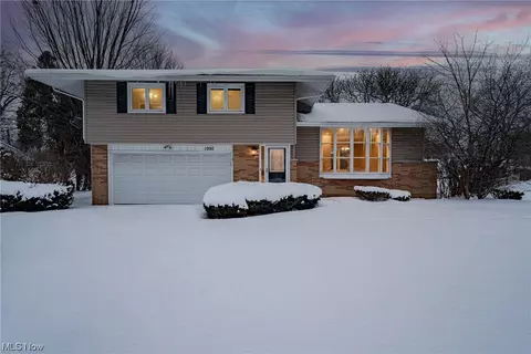 1950 Brainard Rd, Lyndhurst, OH 44124