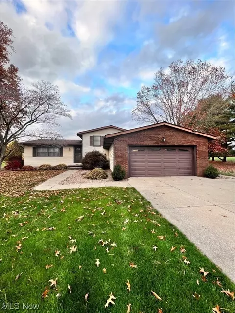 18428 William Dr, Doylestown, OH 44230