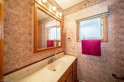 2323 Rockefeller Rd, Wickliffe, OH 44092 photo 14