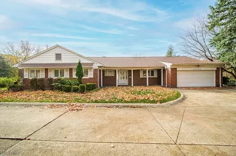 2323 Rockefeller Rd, Wickliffe, OH 44092