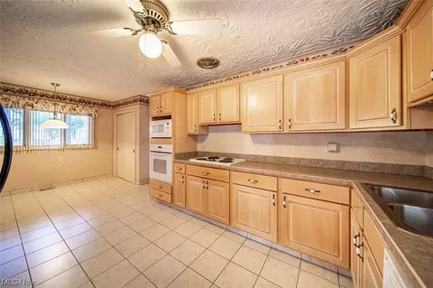 2323 Rockefeller Rd, Wickliffe, OH 44092 photo 3