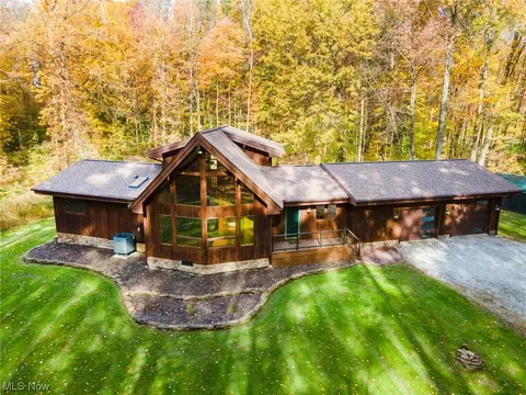 527 State Route 14, Deerfield, OH 44411